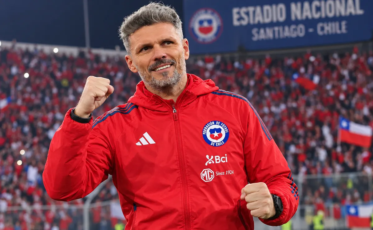 Alexis Sánchez se vuelve viral por su gesto hacia Fernando Ortiz en la Roja Alexis Sánchez se vuelve viral por su gesto hacia Fernando Ortiz en la Roja