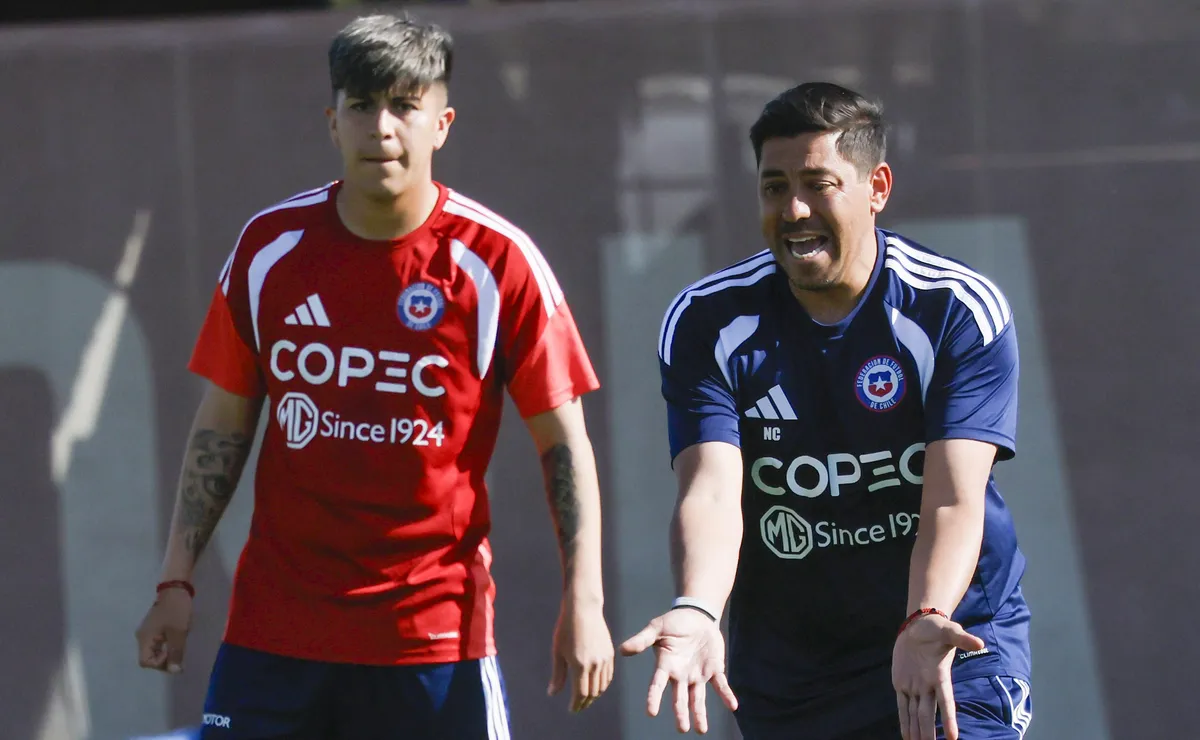 Patricio Yáñez despide a Nicolás Córdova de la selección chilena Patricio Yáñez despide a Nicolás Córdova de la selección chilena