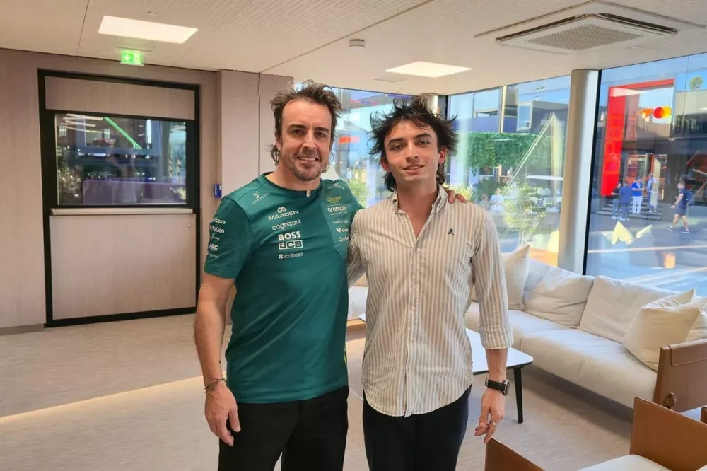 Fernando Alonso “reclutó” a Nico Pino en su agencia de representación. Imagen: Archivo