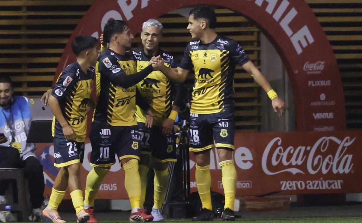 Defensa de San Luis de Quillota prende la Primera B: “Hablan de Wanderers y Cobreloa, pero nosotros vamos por la gloria”