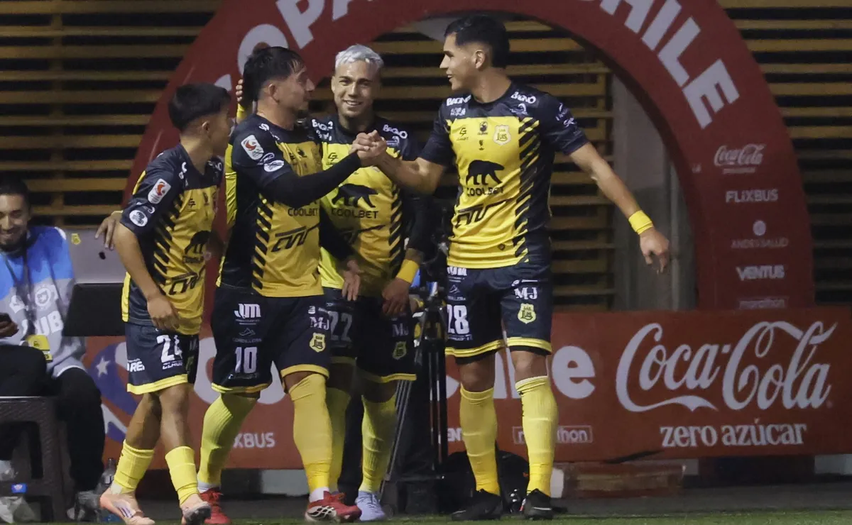 Defensa de San Luis de Quillota destaca en la Primera B Defensa de San Luis de Quillota destaca en la Primera B