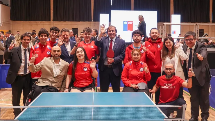 El ministro del Deporte, Francisco Riveros, encabezó la ceremonia.