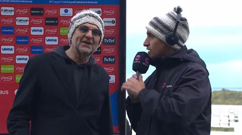 Aníbal Mosa le puso el gorro a Dani Arrieta en plena entrevista.