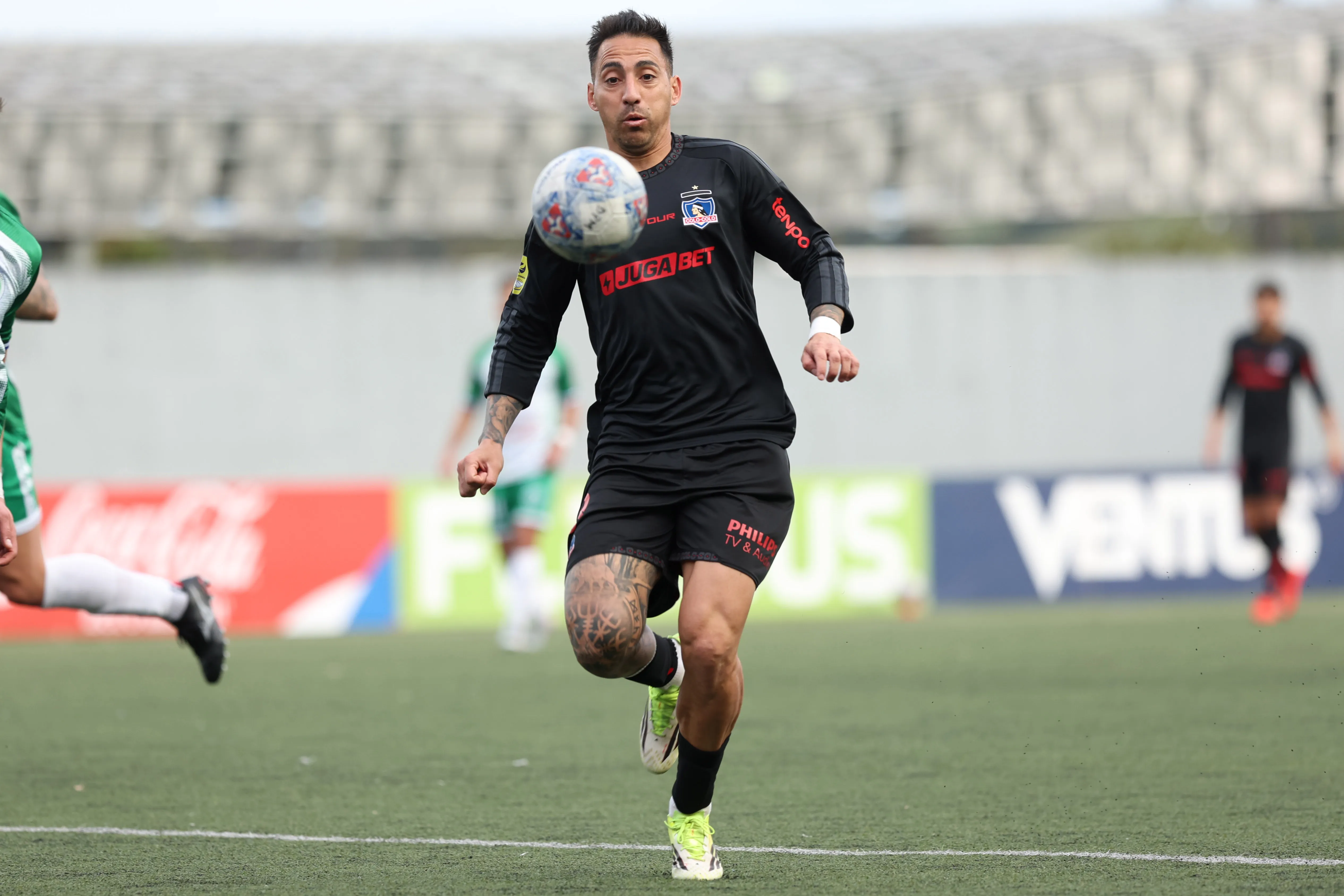 Javier Correa jugó de titula ante el Velero, pero fue reemplazado por Maxi Romero. (Nicolas Klein/Photosport).