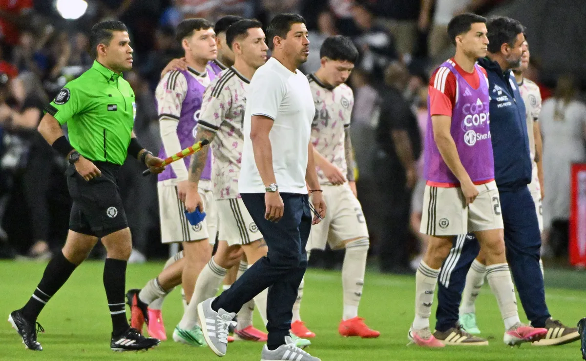 Ex DT de la selección chilena analizan derrota vs Estados Unidos