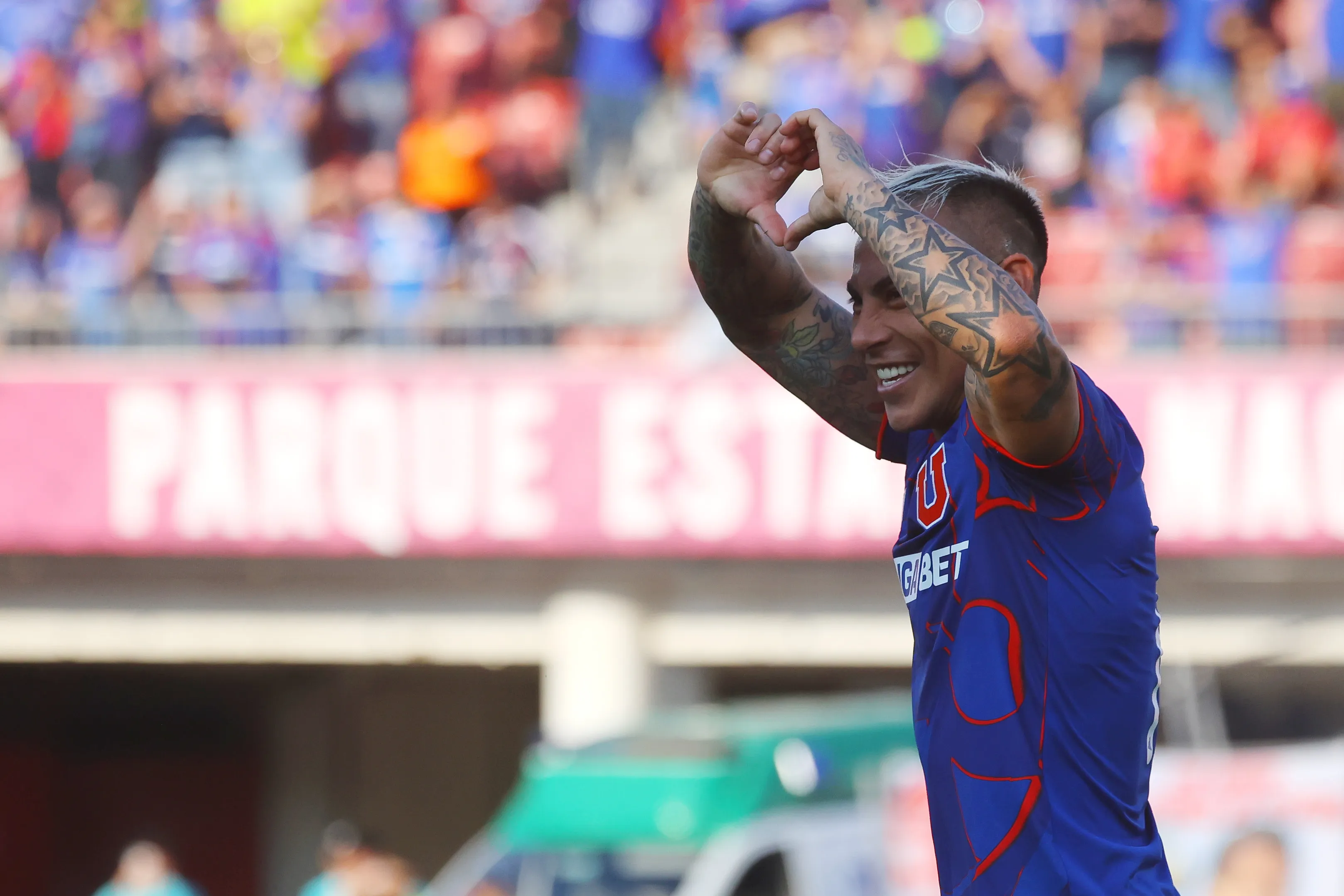 Eduardo Vargas suma 29 partidos por la U de Chile en 2026: anotó 12 goles y regaló cinco asistencias. (Jonnathan Oyarzun/Photosport).