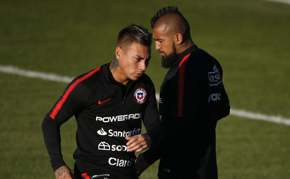 Mundialista exige regreso de Vidal y Vargas