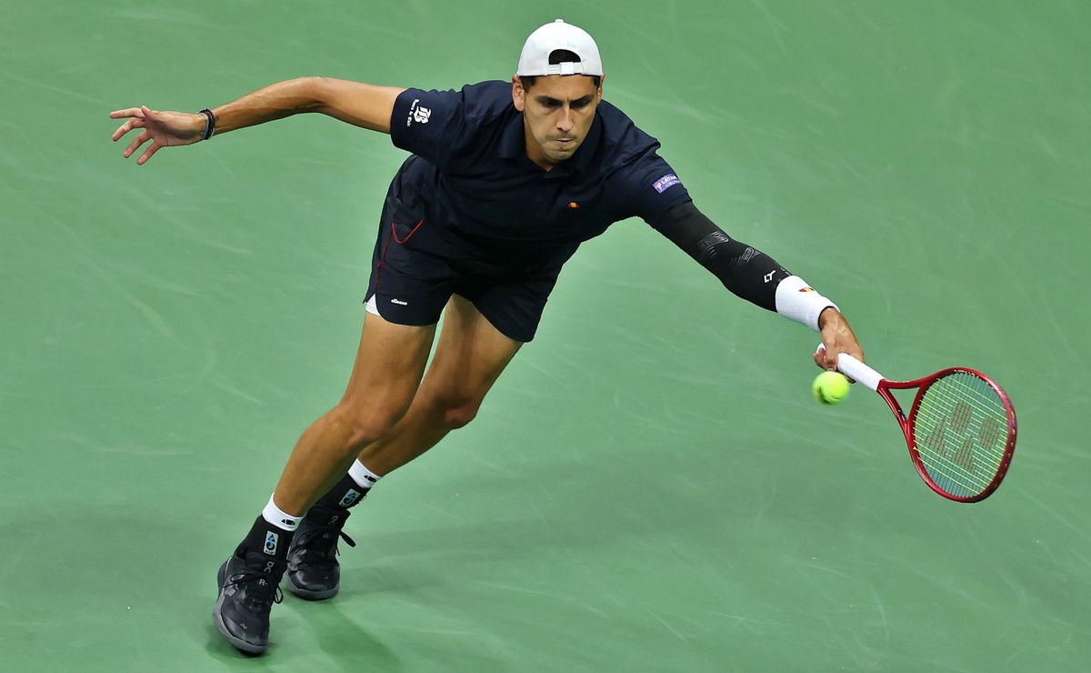 Alejandro Tabilo vuelve a los triunfos en ATP 500 de Tokio tras dos semanas para el olvido