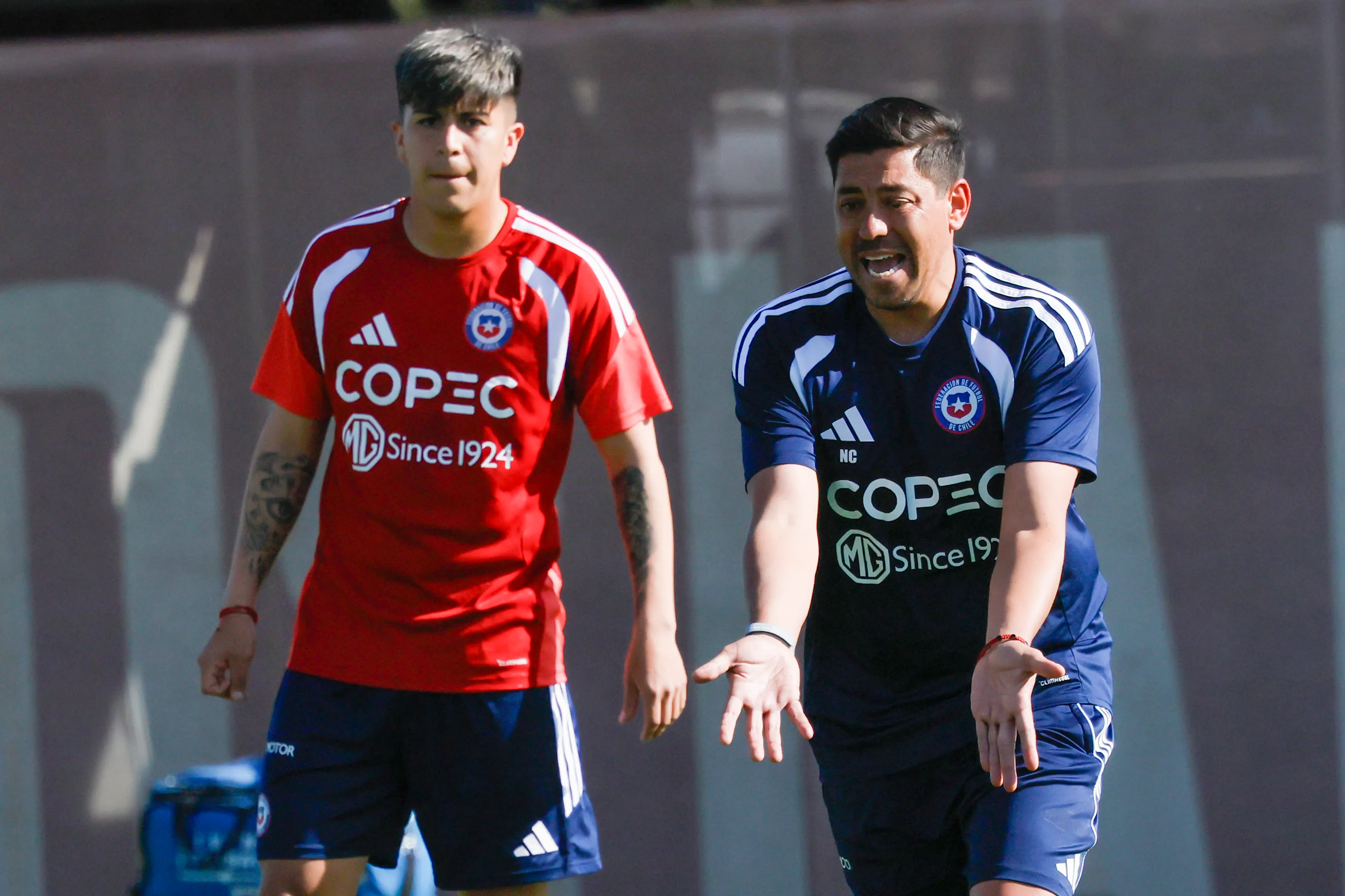 Nicolás Córdova hizo varios análisis particulares para mostrar lo lejos que está Chile. ¿O para salvarse de críticas más duras? (Andrés Piña/Photosport).