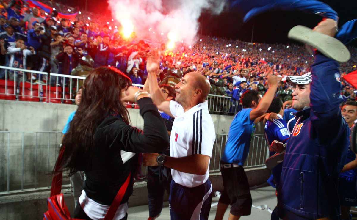 Jorge Sampaoli regresa al país en un especial homenaje con U de Chile