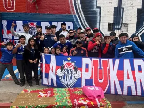 Johnny Herrera visita un mural que le dedicaron los hinchas de la U