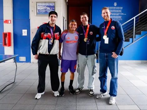 La inesperada visita que recibió la U con Charles Aránguiz