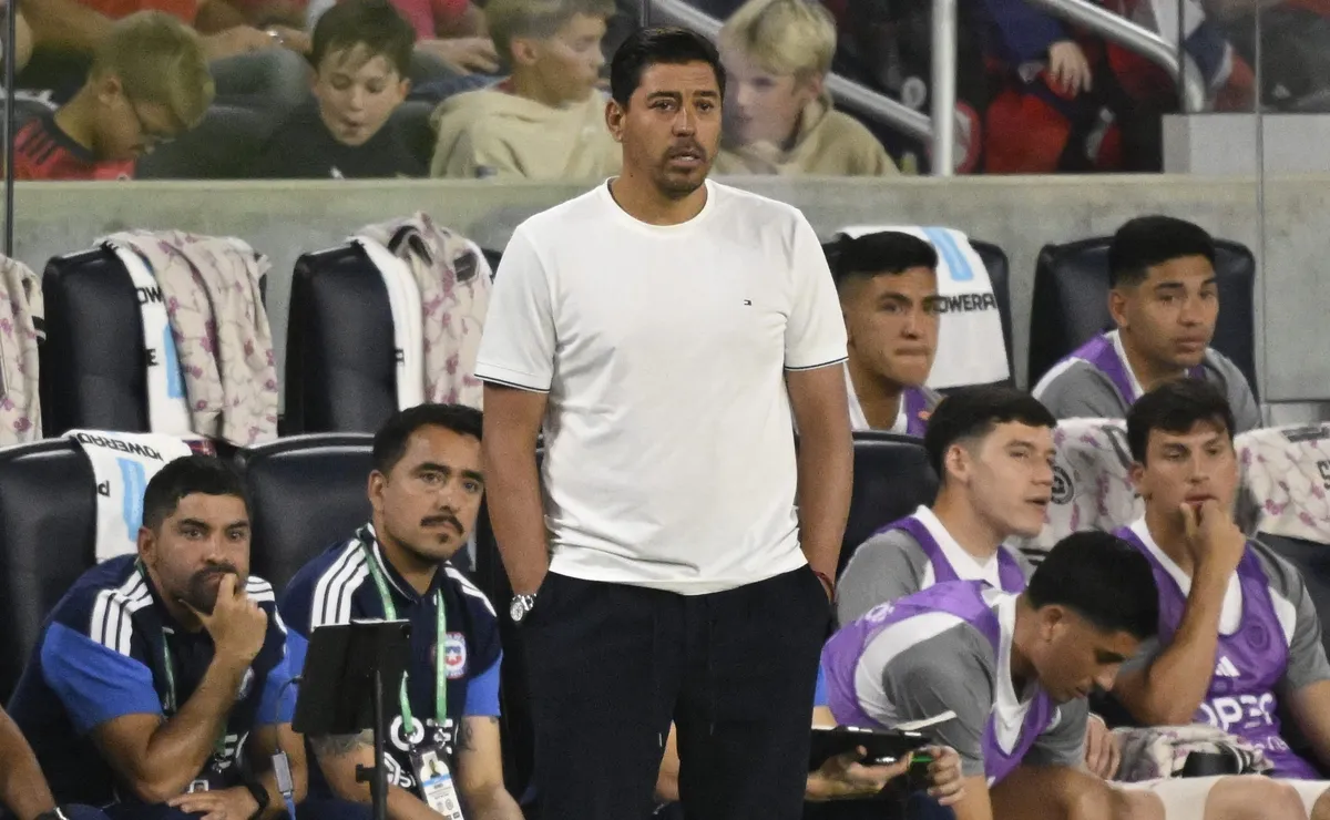 Nicolás Córdova no logra superar a Berizzo y Gareca en la Roja Nicolás Córdova no logra superar a Berizzo y Gareca en la Roja