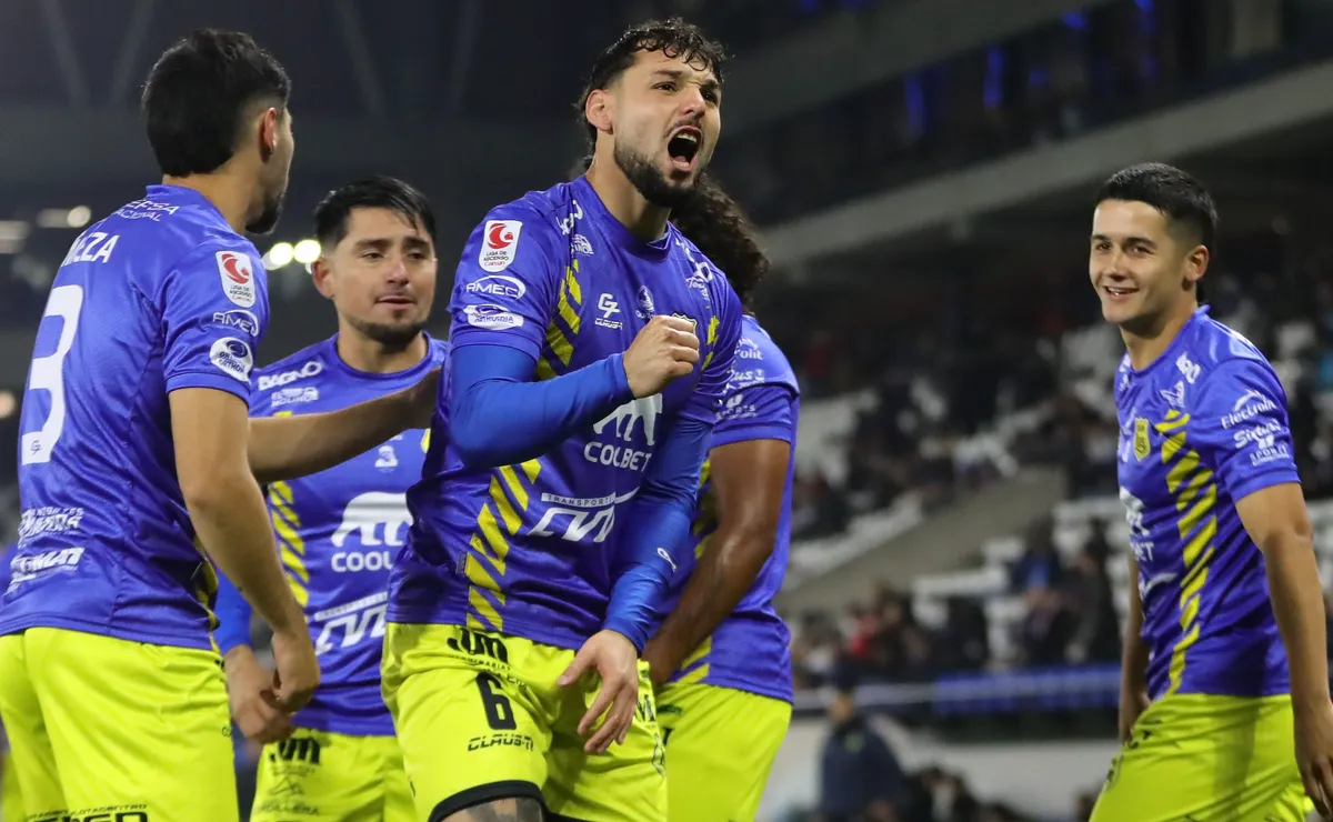 Luis Muñoz, héroe de San Luis en la Primera B