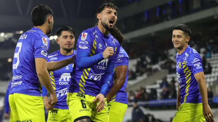Este jugador de 22 años apareció justo a tiempo para darle el triunfo a los Canarios.