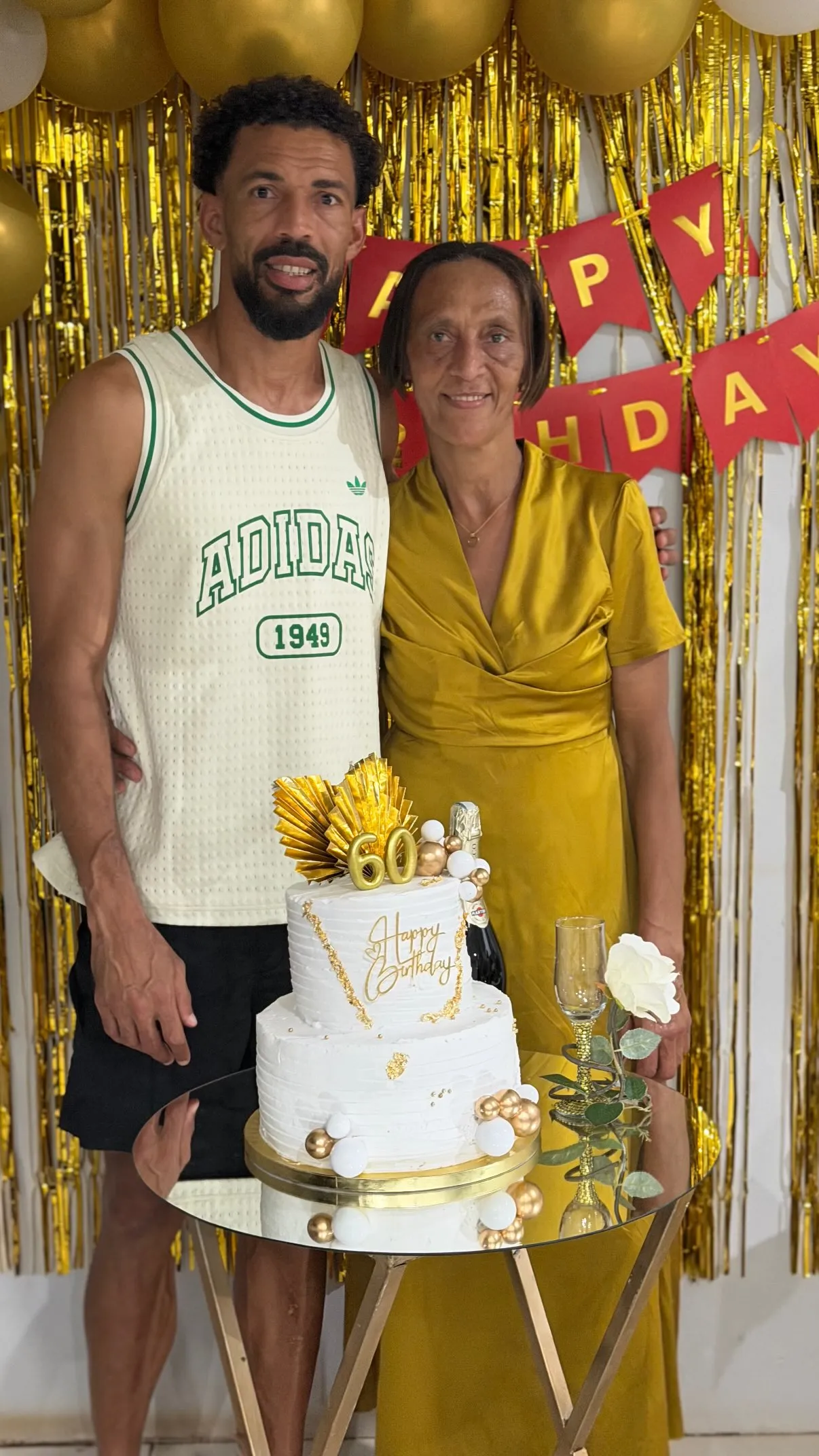Vozinha celebra en Cabo Verde el cumpleaños de su madre (Instagram)