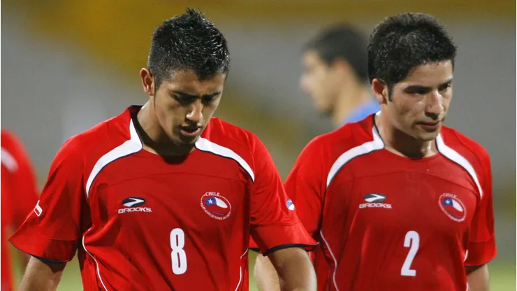 Arturo Vidal y Cristián Álvarez en un amistoso de la Roja en Israel.