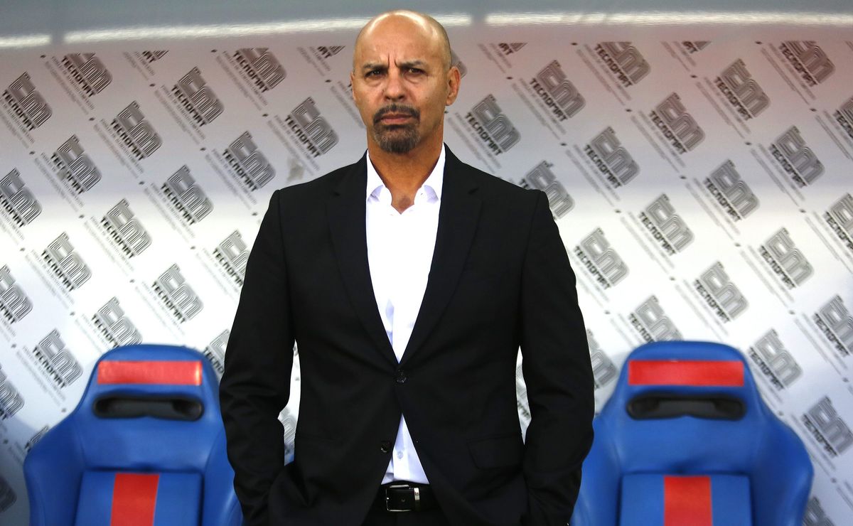 Fantasma Figueroa “ningunea” a club del fútbol chileno: “Prefiero dirigir en Centroamérica que a…”