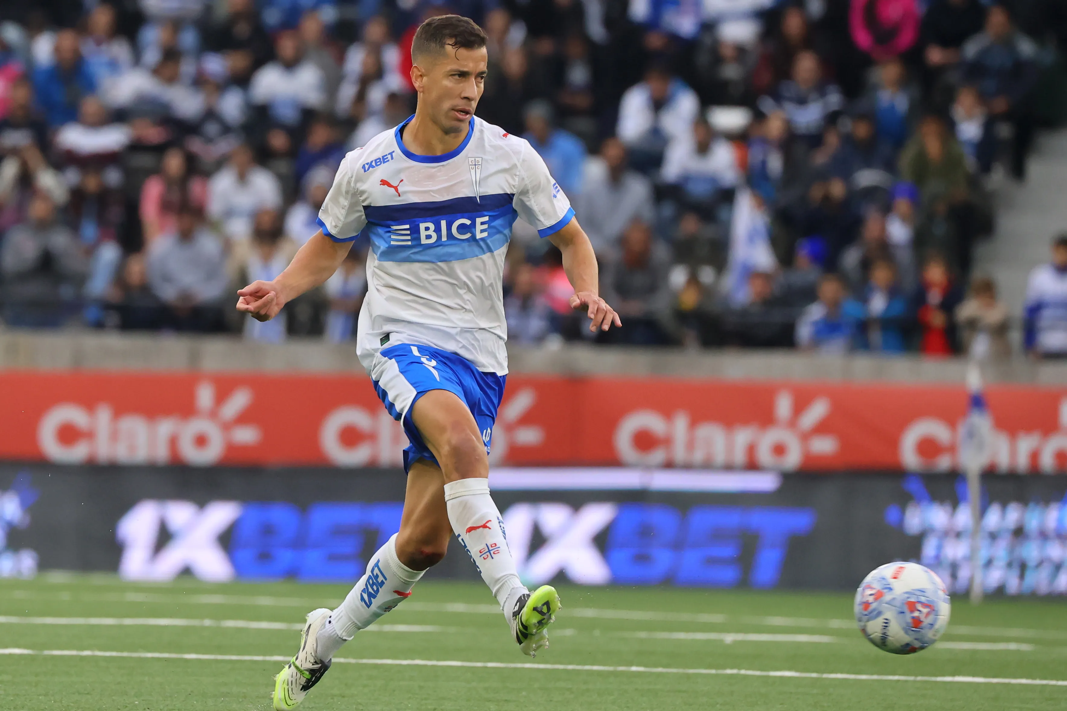 Agustín Farías cumpliría cuatro años en Universidad Católica si renueva su contrato. | Foto: Photosport.