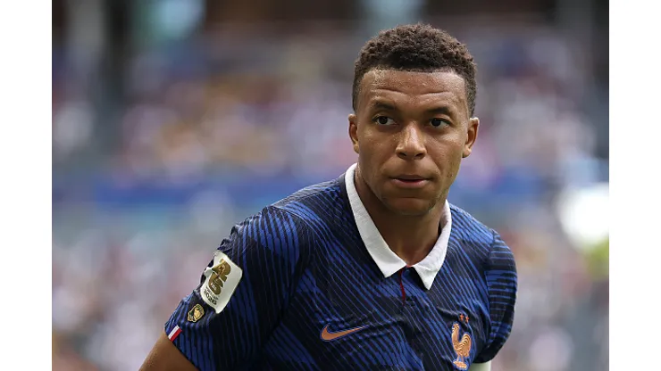 El conflicto surgió por salarios impagos durante el último año de Mbappé en el PSG.