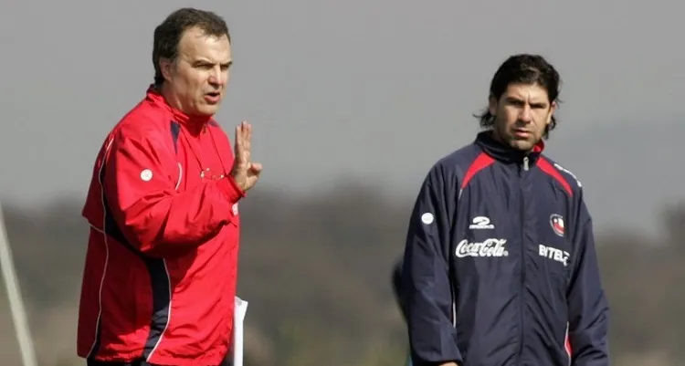 Marcelo Bielsa junto a Marcelo Salas en el año 2007. Imagen: Archivo