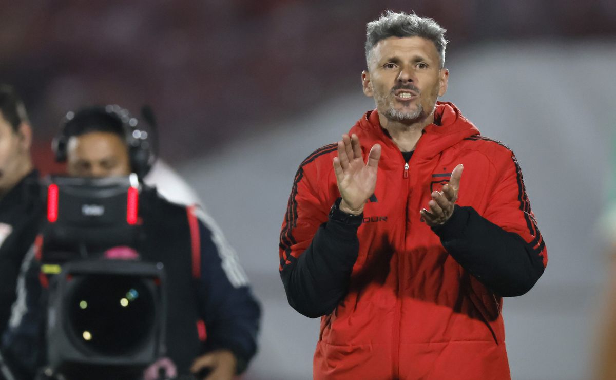 Celebra Colo Colo: Fernando Ortiz alista el regreso de dos figuras claves del equipo