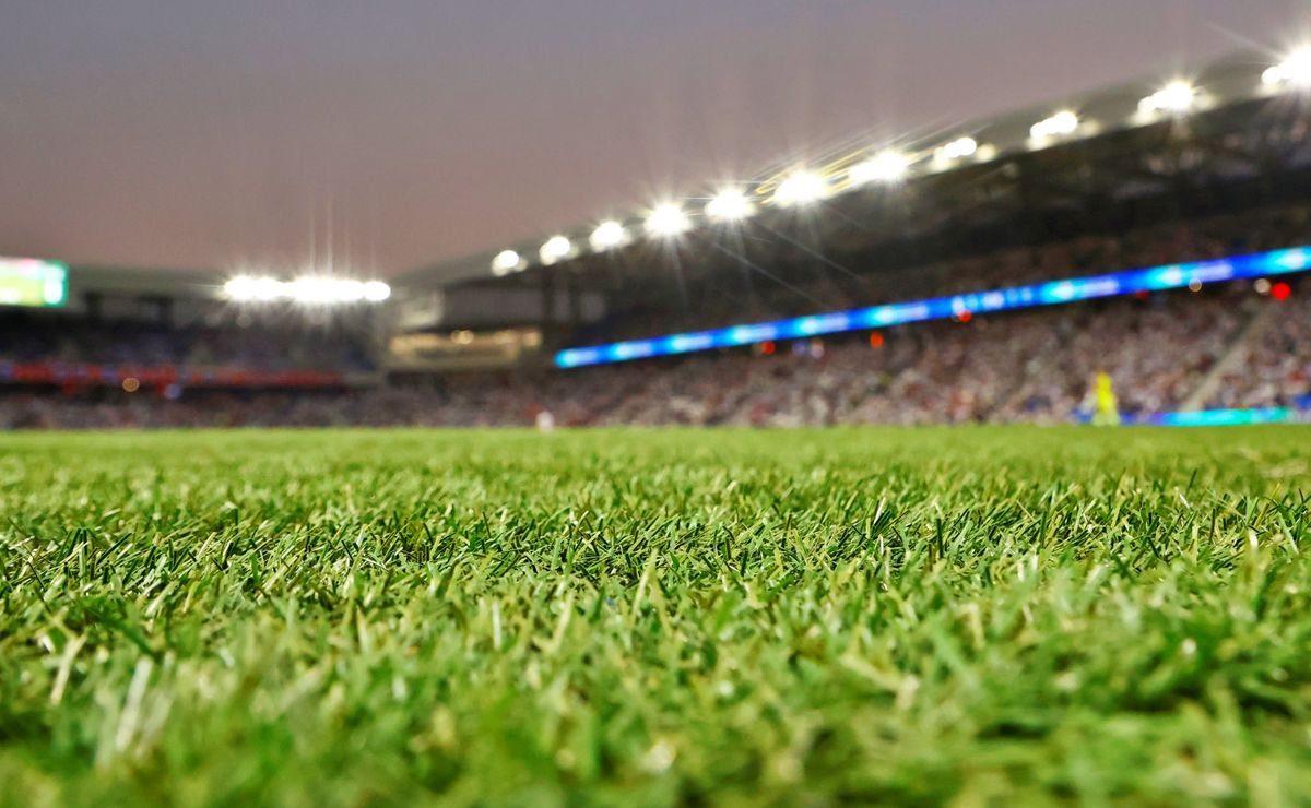 Católica descarta que la ola de lesiones sean por culpa del césped artificial del Claro Arena: “No hay un aumento real”