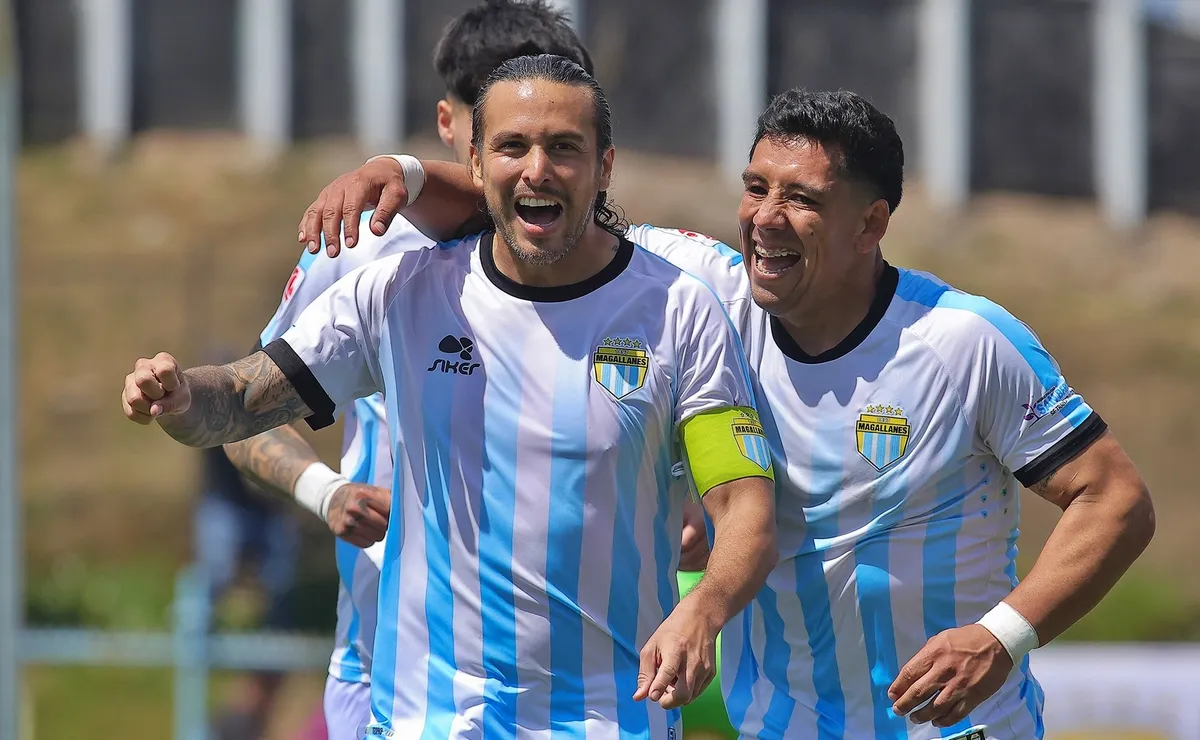 Magallanes vence a Curicó y se acerca al ascenso en la Primera B Magallanes vence a Curicó y se acerca al ascenso en la Primera B