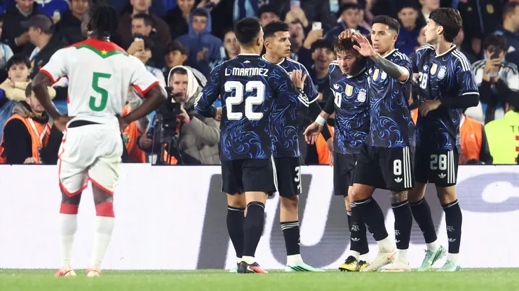 Argentina goleó a la Sub 23 de Burkina-Faso por 7-0.