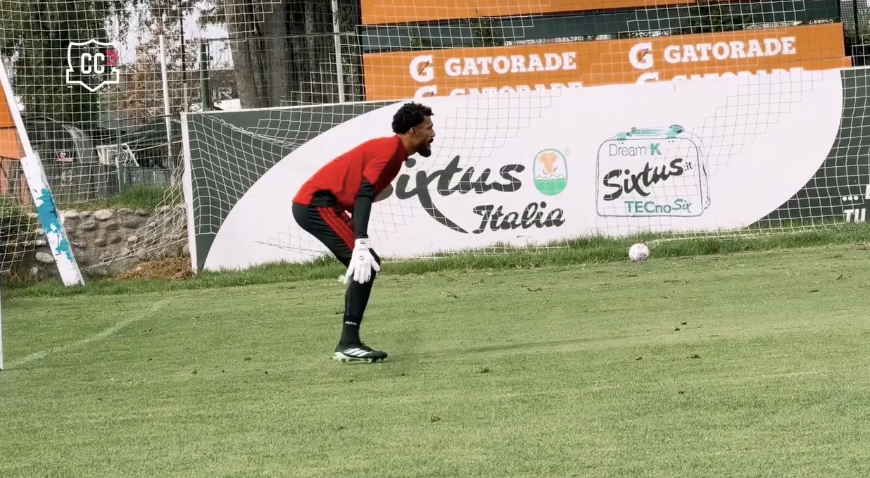 Vozinha se bajó del avión y se fue a entrenar con Colo Colo