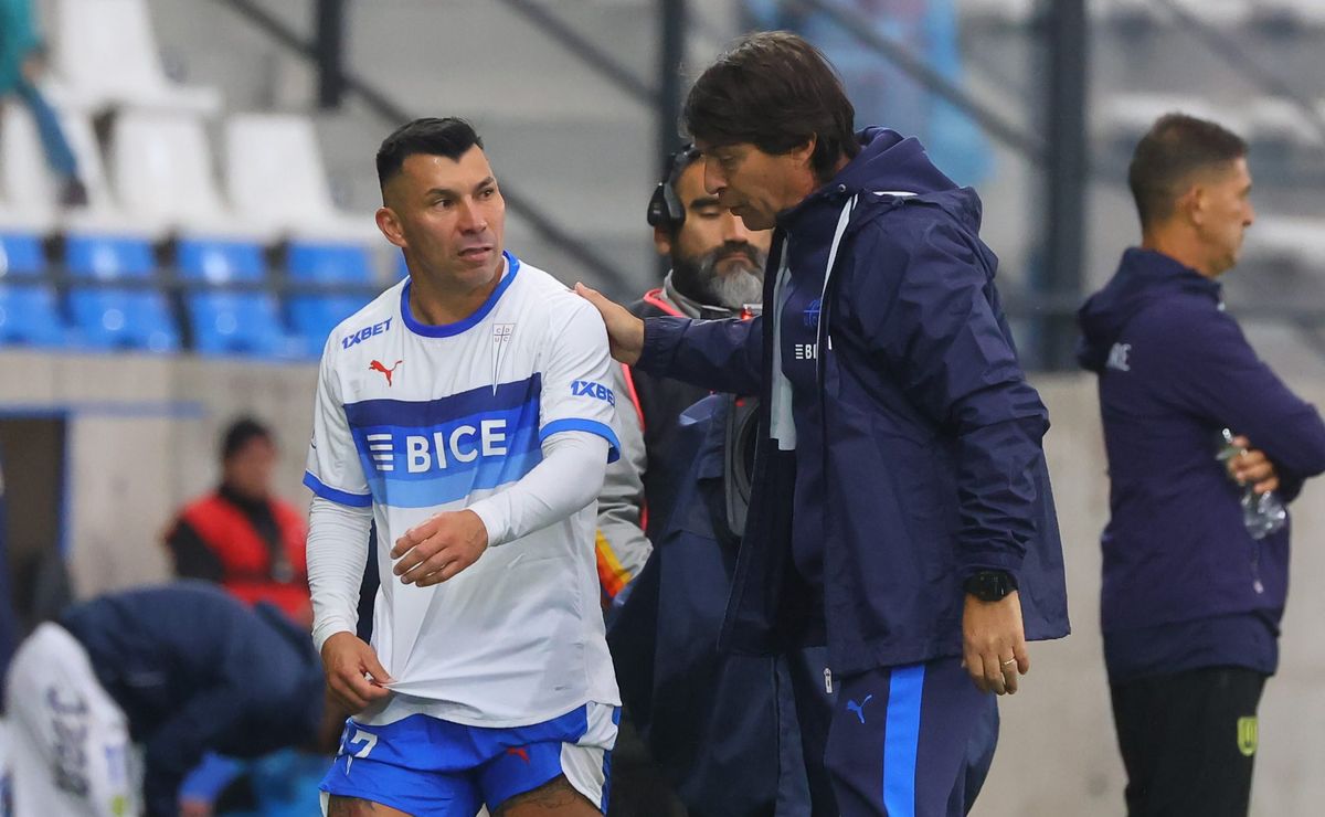 Histórico de Universidad Católica aconseja sin filtro a Gary Medel: “Buscar otro club”