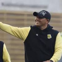 Chupete Suazo cuenta su clave como DT: "Esto es ingenio"