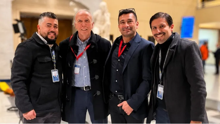 Así luce el ex goleador representando al PDG.