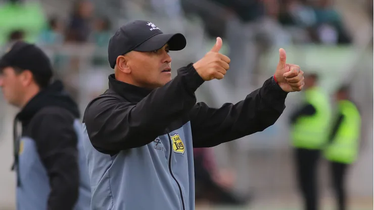 Chupete Suazo es el entrenador de San Luis