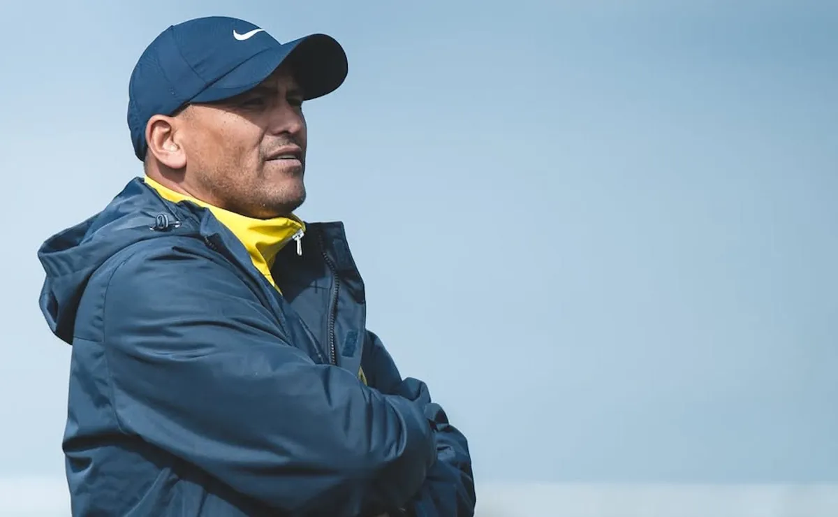 Hernán Torres elogia a Humberto Suazo por su rendimiento en Colo Colo Hernán Torres elogia a Humberto Suazo por su rendimiento en Colo Colo