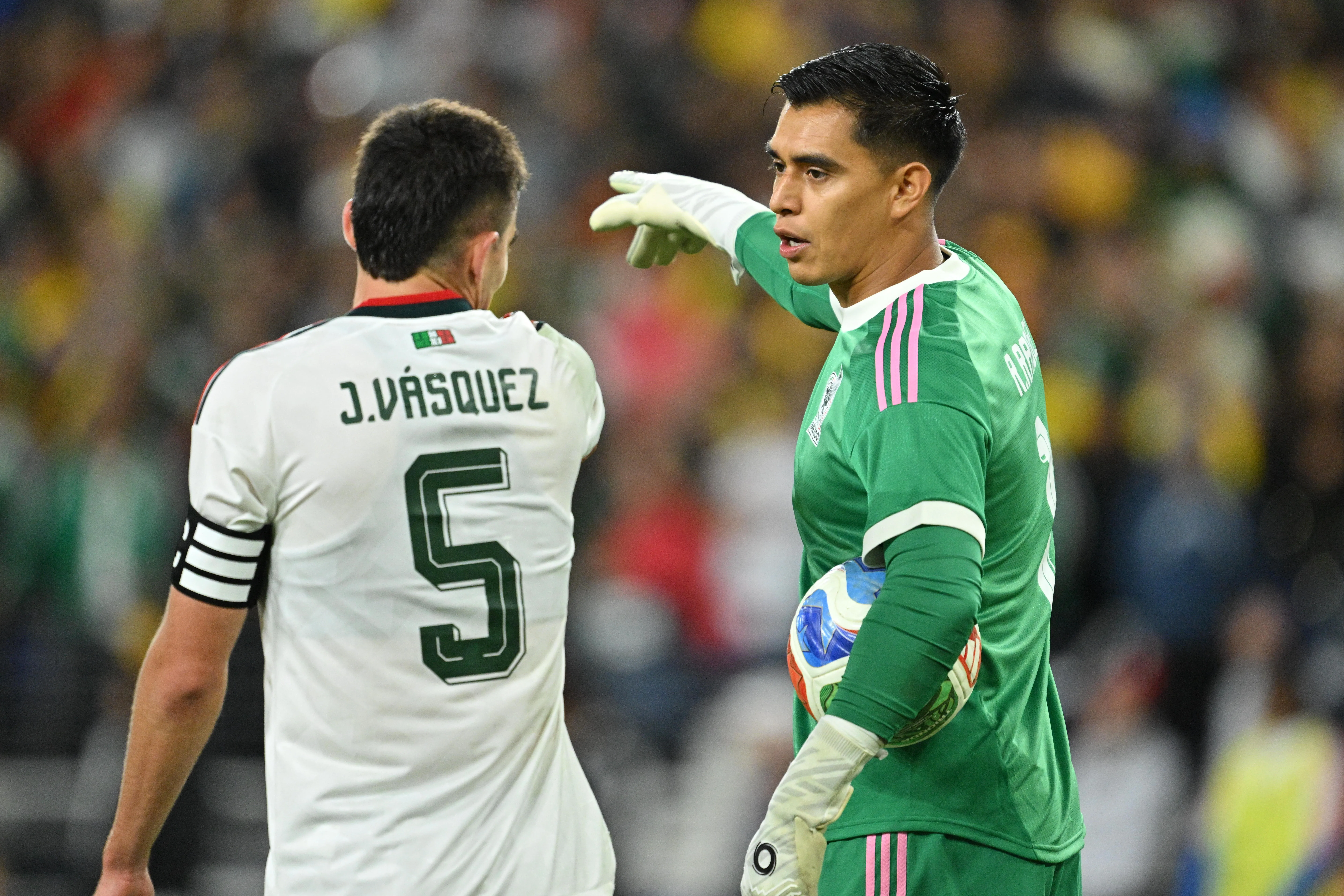 Johan Vásquez y Raúl Rangel, defensor central y el arquero de México en el inicio del proceso encabezado por Rafa Márquez. (Jamie Sabau/Getty Images).
