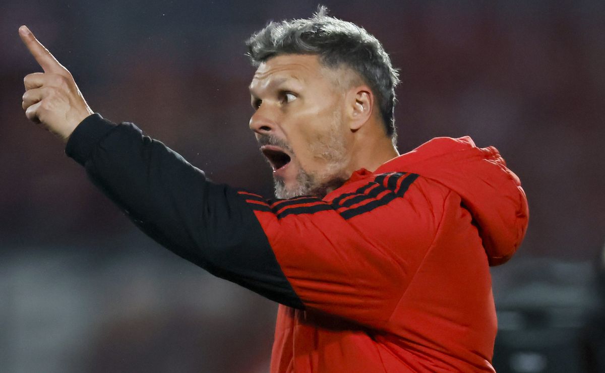 Fernando Ortiz vuelve a poner en duda su continuidad en Colo Colo para 2027: “¿Yo voy a estar?”
