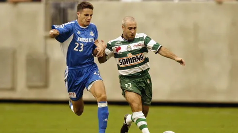 Rodrigo Ruiz es un ídolo total en Santos Laguna al punto que le hicieron un monumento.