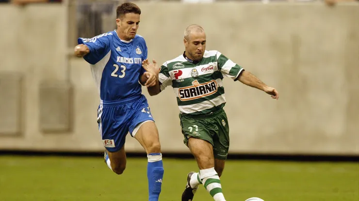 Rodrigo Ruiz es un ídolo total en Santos Laguna al punto que le hicieron un monumento.