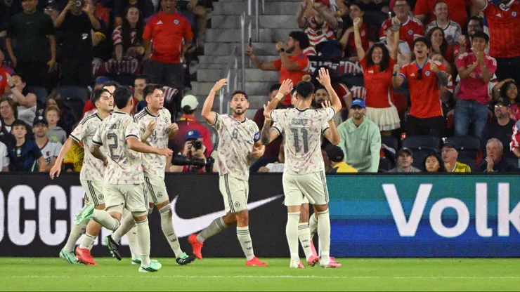 Chile se mide ante México en Los Ángeles.