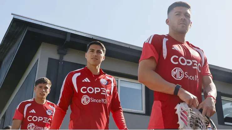 Iván Román, Jonathan Villagra y Felipe Méndez, tres jugadores de Colo Colo que están en la Roja.