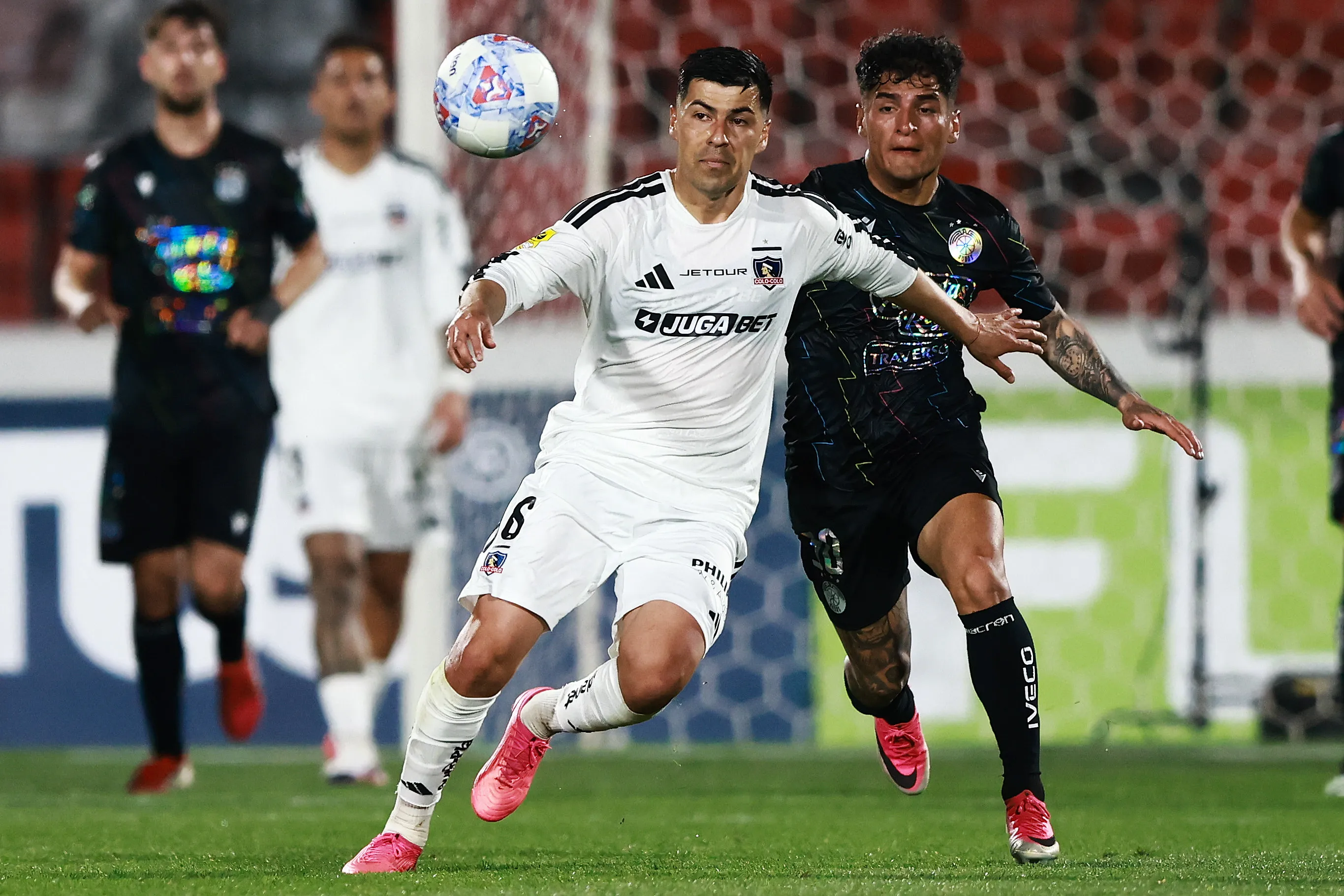 Alarcón sale de la titularidad en Colo Colo