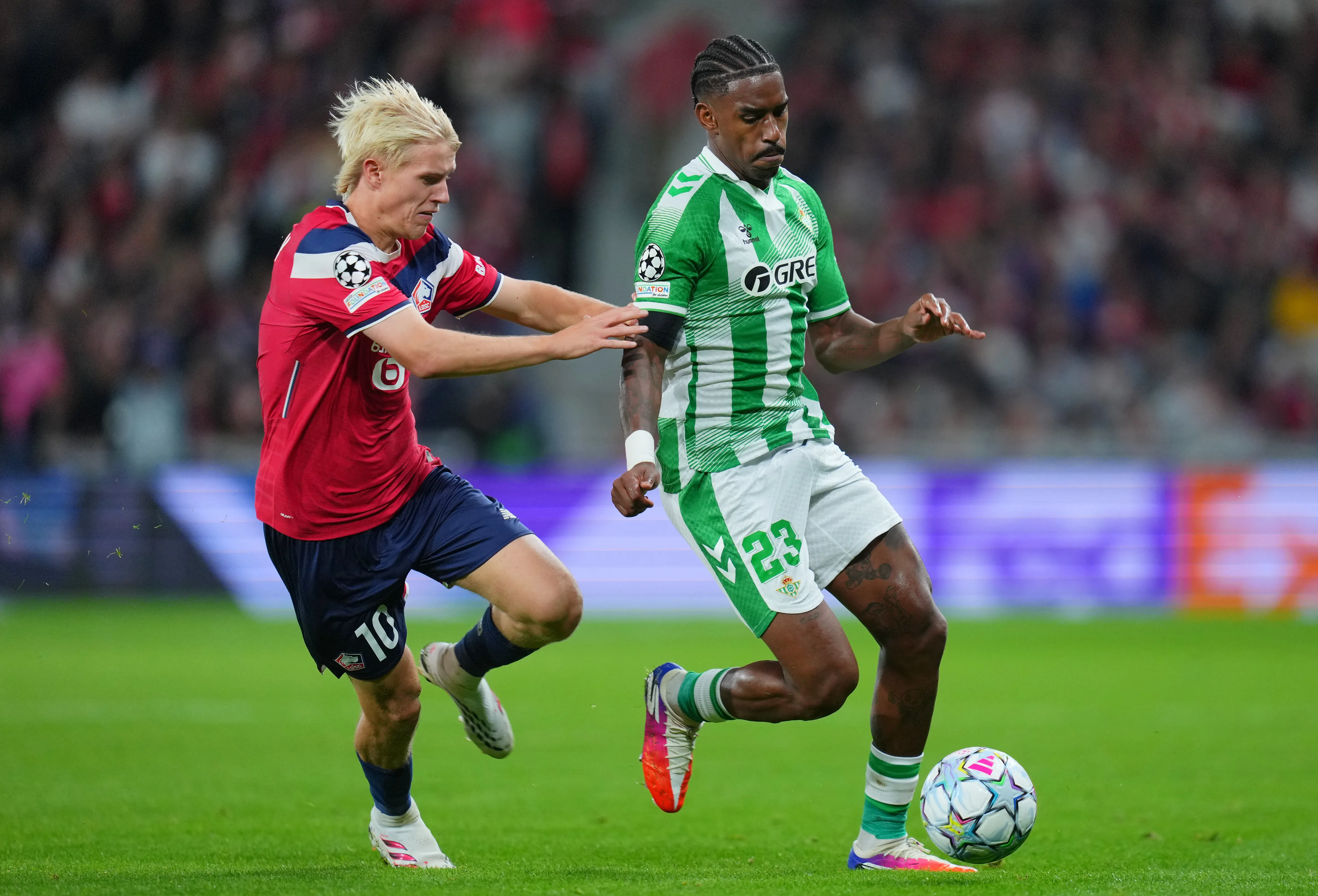 Junior Firpo regresó de la selección de República Domincana con una lesión muscular. (Franco Arland/Getty Images).