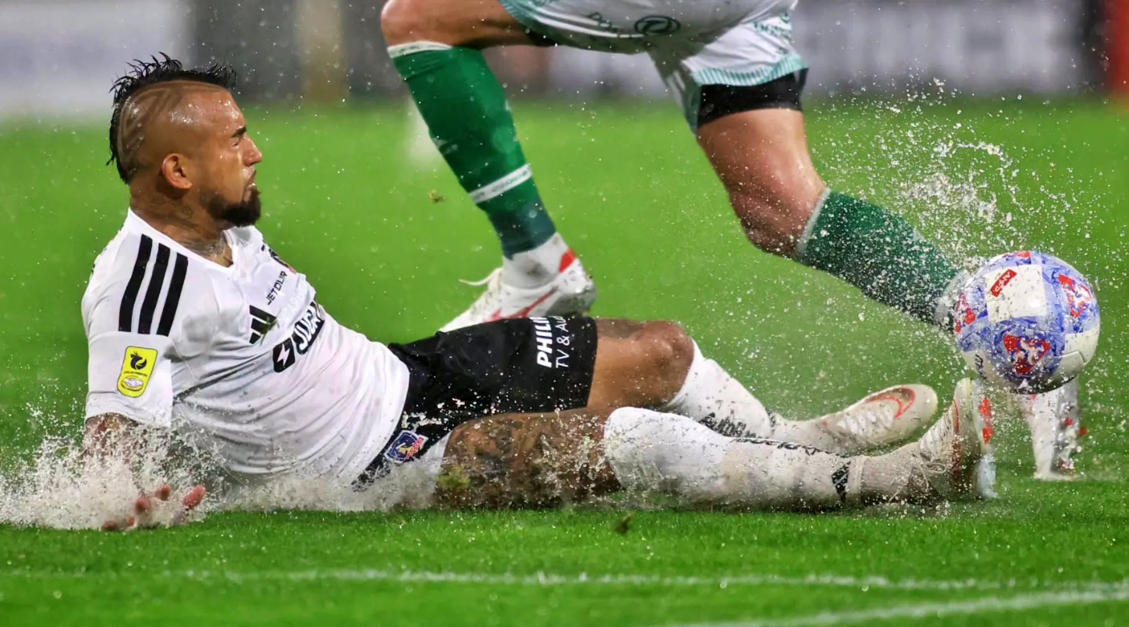 La lluvia hizo imposible que se jugará el segundo tiempo entre Colo Colo y Deportes Puerto Montt. | Foto: Colo Colo.