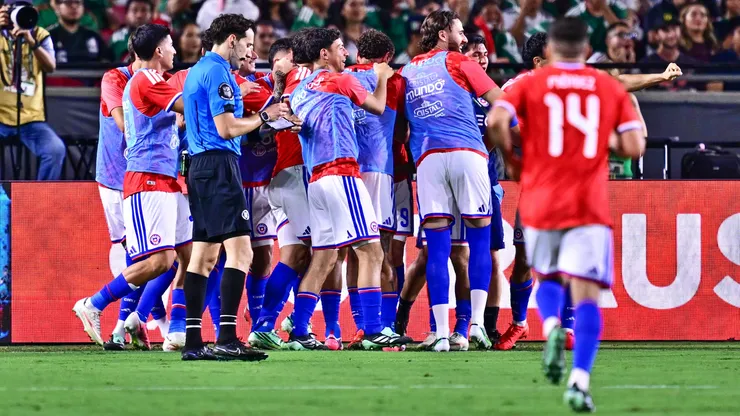 Chile cierra gira por Norteamérica con triunfo por 2-0 a México.