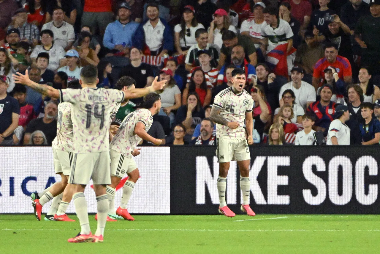 Diego Ulloa anotó su primer gol con Chile ante Estados Unidos (Photosport)