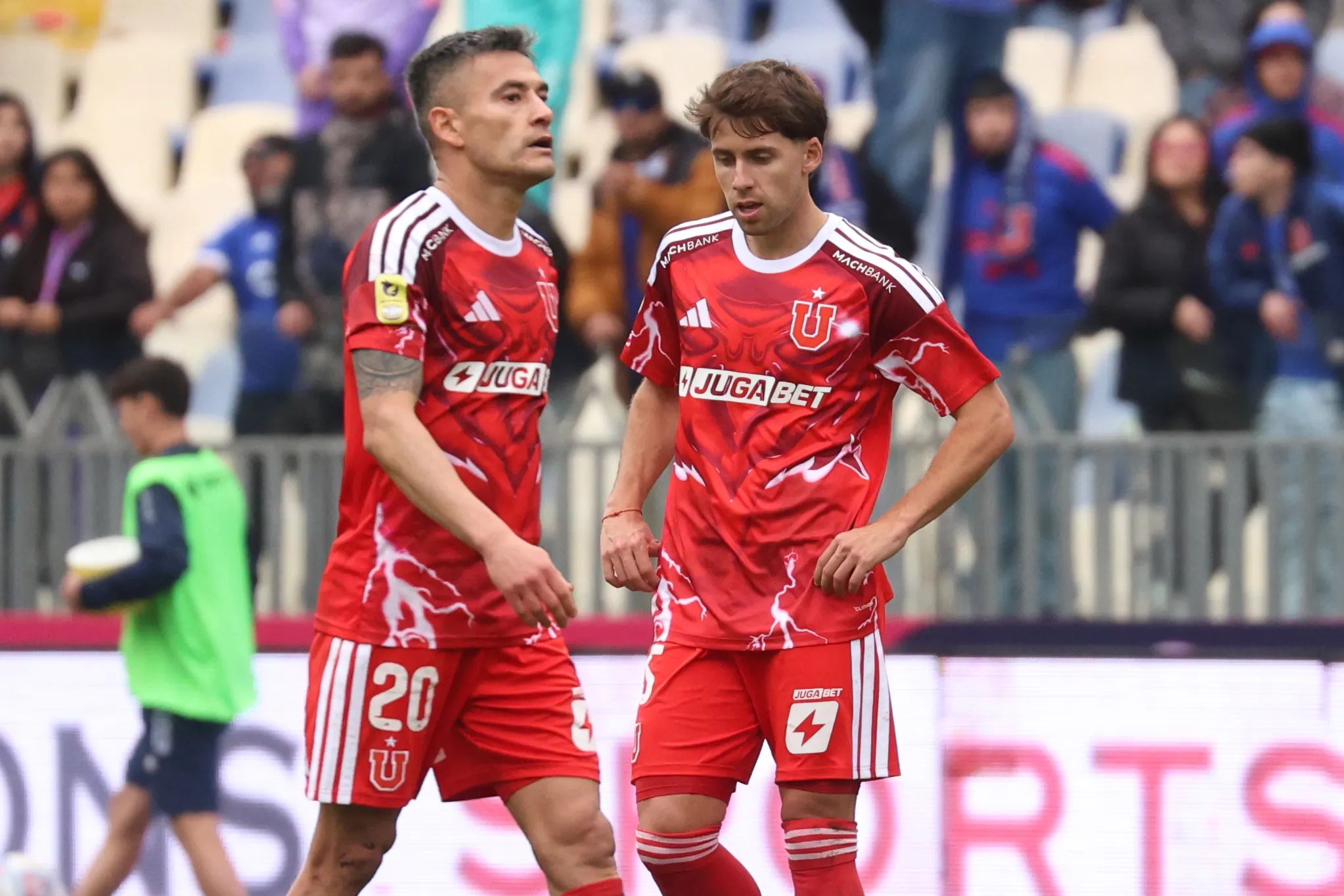 Charles Aránguiz fue guardado para jugar el lunes ante Ñublense. Foto: Eduardo Fortes/Photosport