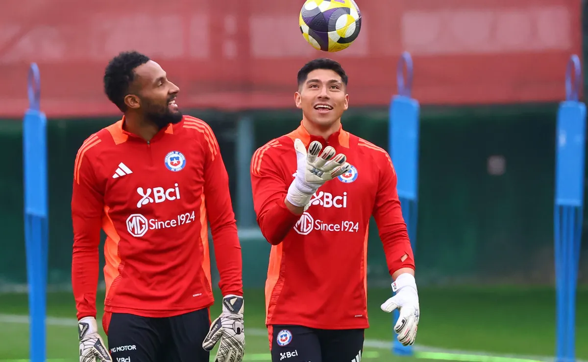 Córdova menciona arqueros con futuro en selección chilena