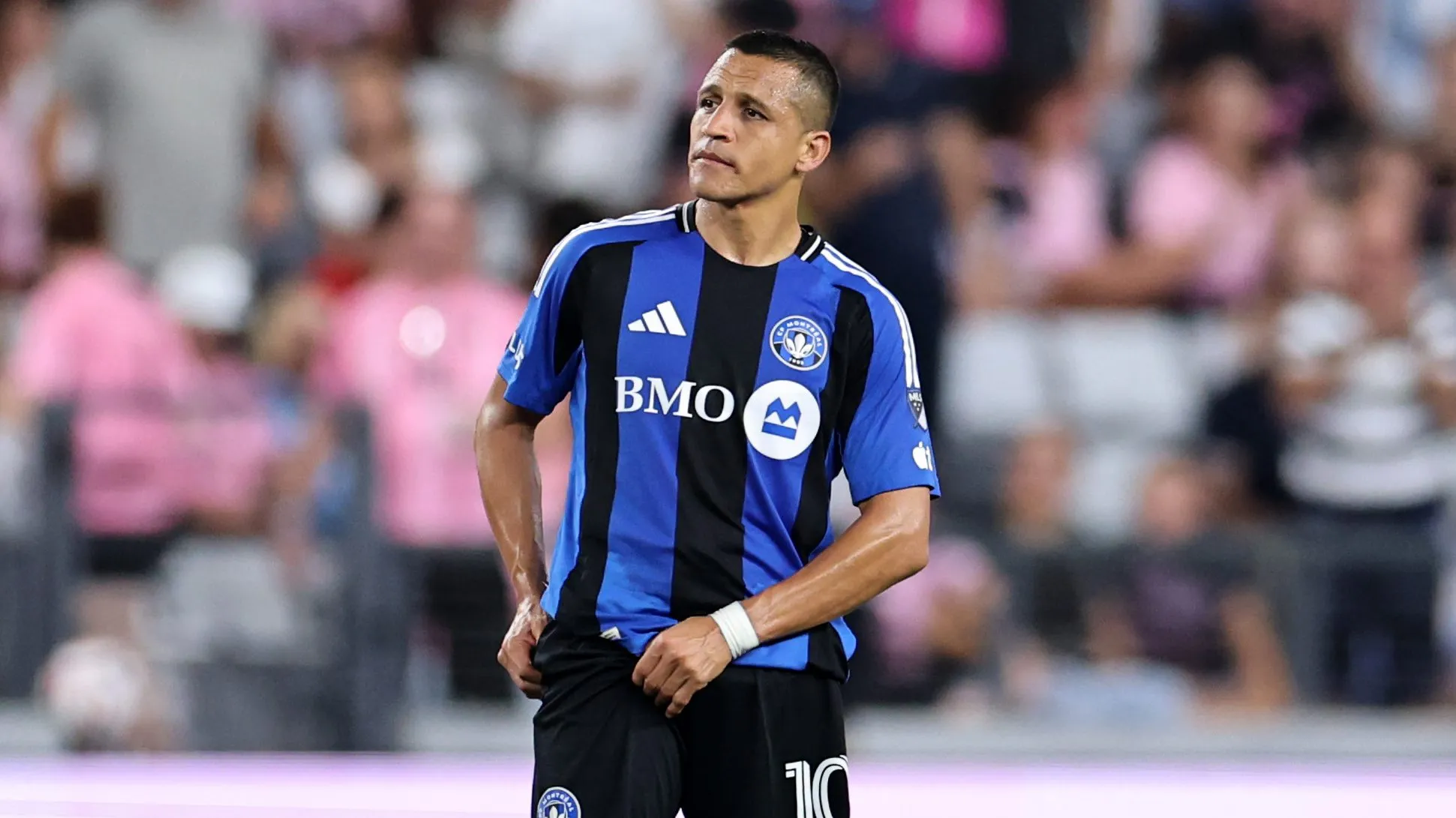 Alexis Sánchez se esfuerza por sacar resultados con Montréal.