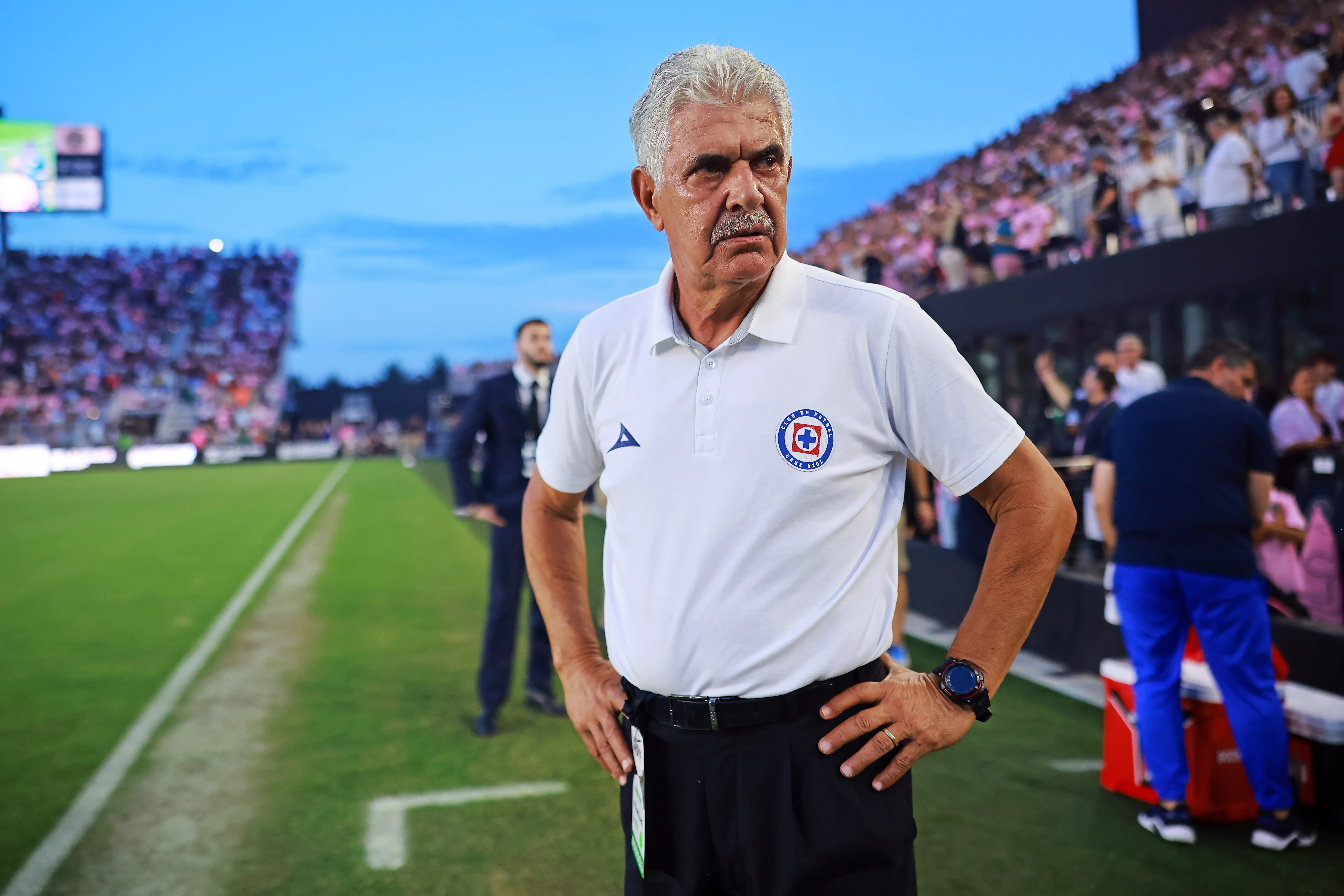 Tuca Ferretti dirigió a Cruz Azul hasta agosto de 2023. (Hector Vivas/Getty Images).